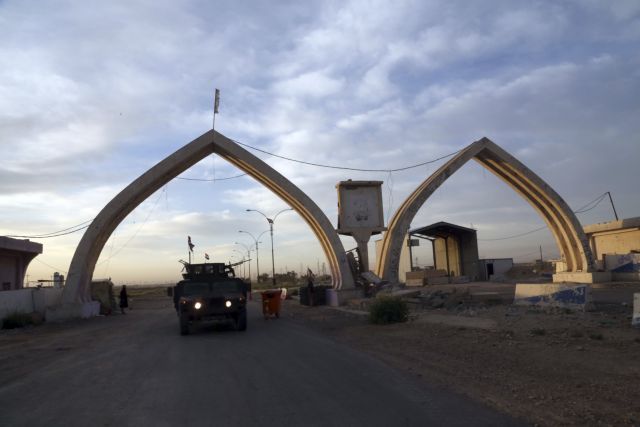 Στο κέντρο του Τικρίτ «στριμώχνουν» τους τζιχαντιστές οι Ιρακινοί